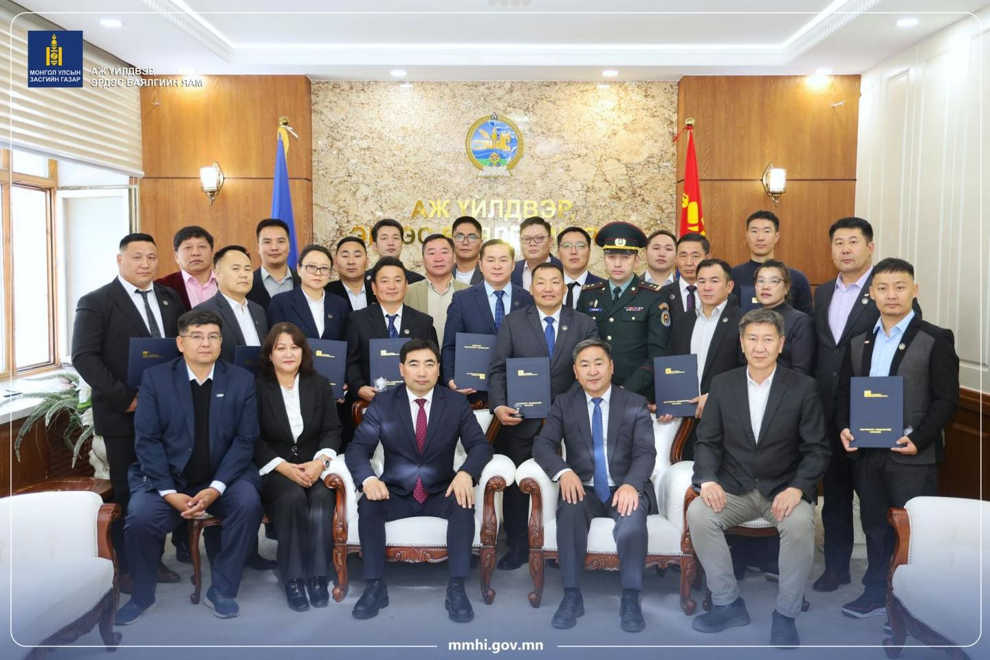 Хүнд үйлдвэрийн салбарын мэргэшсэн инженерүүд тангараг өргөлөө